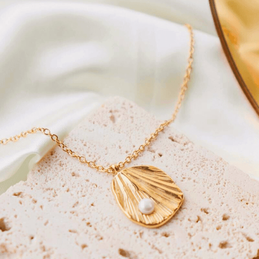 CAROLE LEMAIRE PEARL NECKLACE - Lolomo!