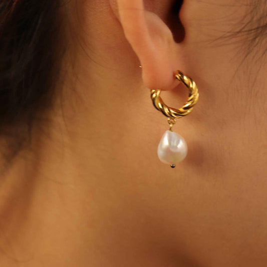 LORRAINE FAURE PEARL EARRINGS