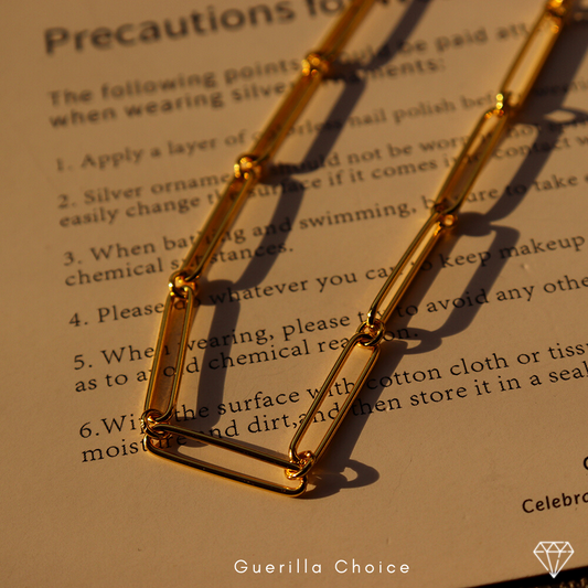 ALISON CHARM CHAIN NECKLACE