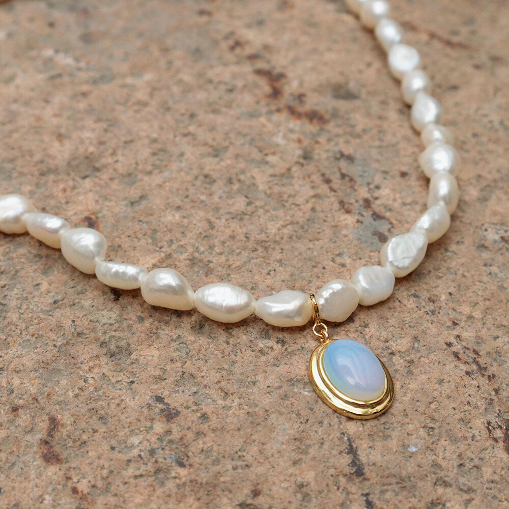 ROSETTE PEARL NECKLACE