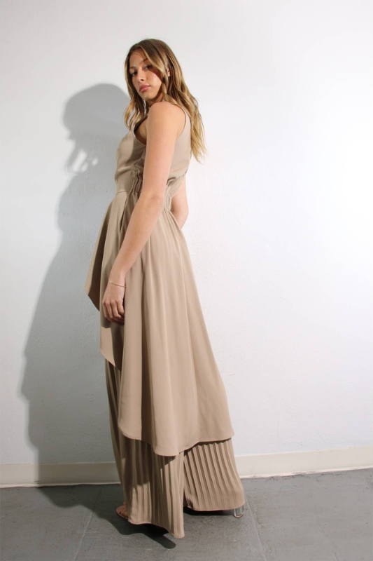 Escape to Milan Taupe Pleated Pants Set - Lolomo!