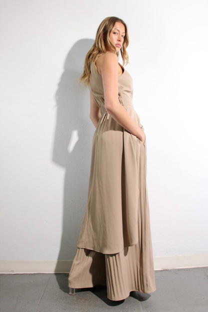Escape to Milan Taupe Pleated Pants Set - Lolomo!