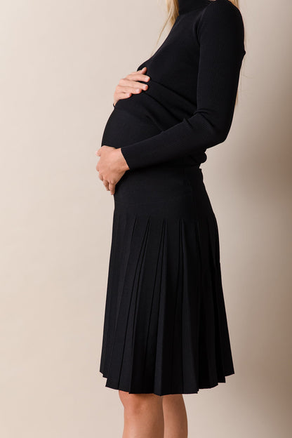 Maternity Infinity Skirt in Black