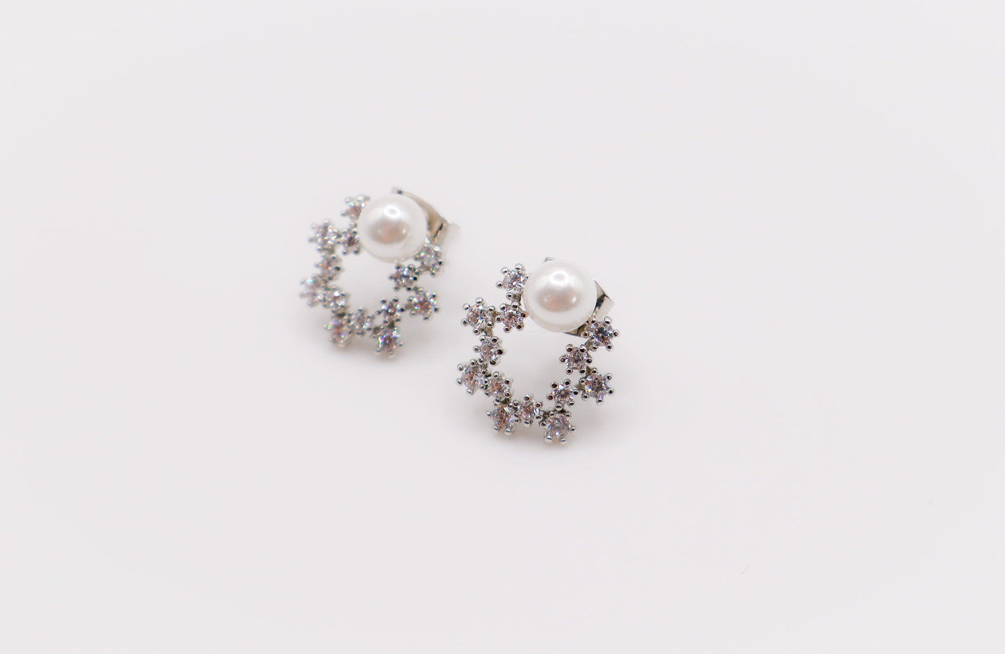 Pearlescent Elegance White Gold Earrings - Lolomo!