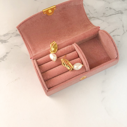 CLAIRE PEARL EARRINGS