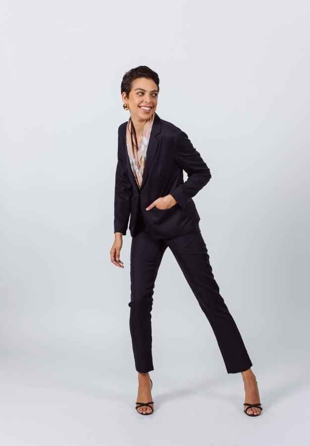 Tailoring Slim Pants in Navy Blue – Women’s Slim-Fit Trousers