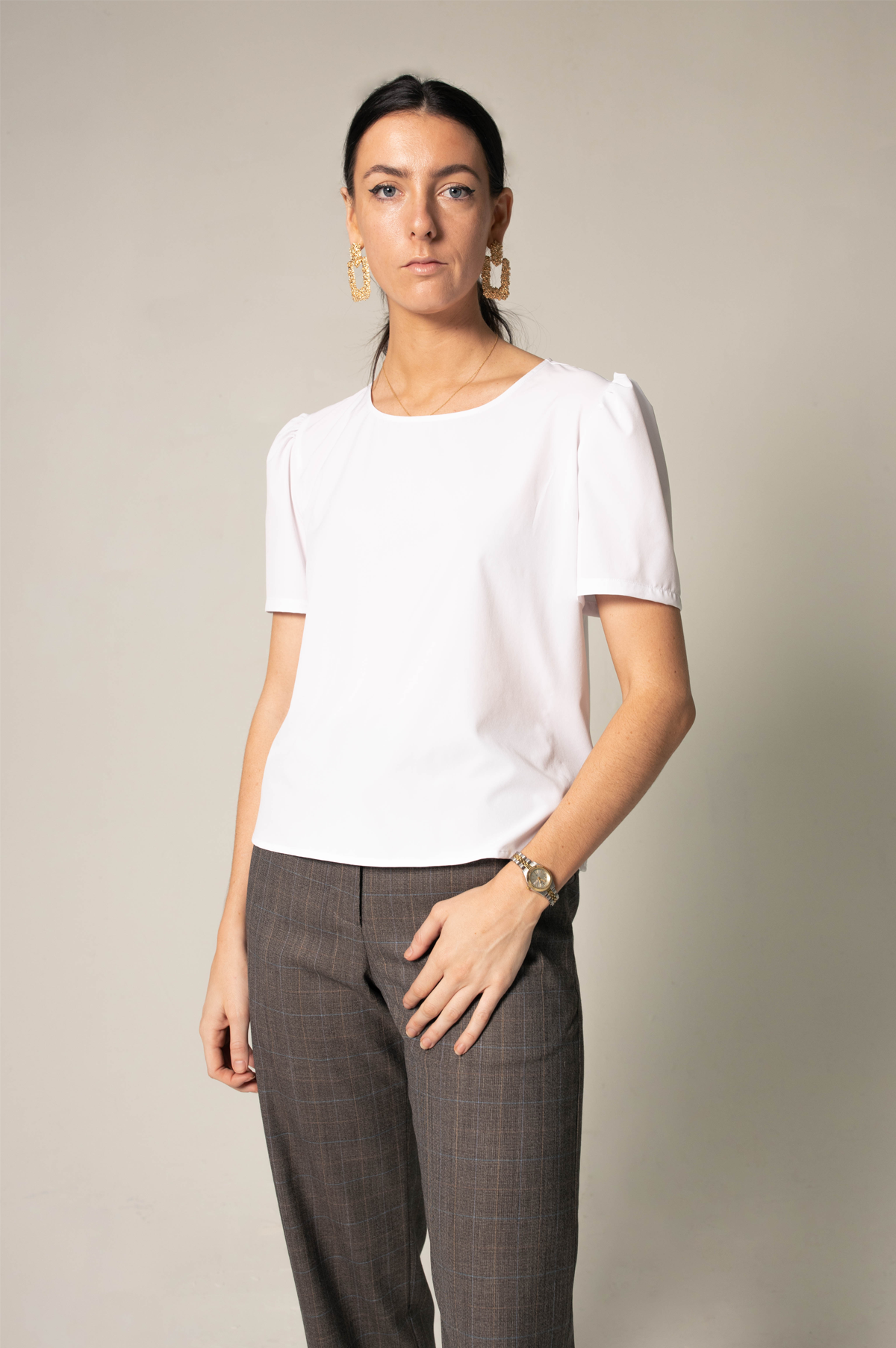 Elegant Round Neck Blouse in White – Chic Women’s Top - Lolomo!