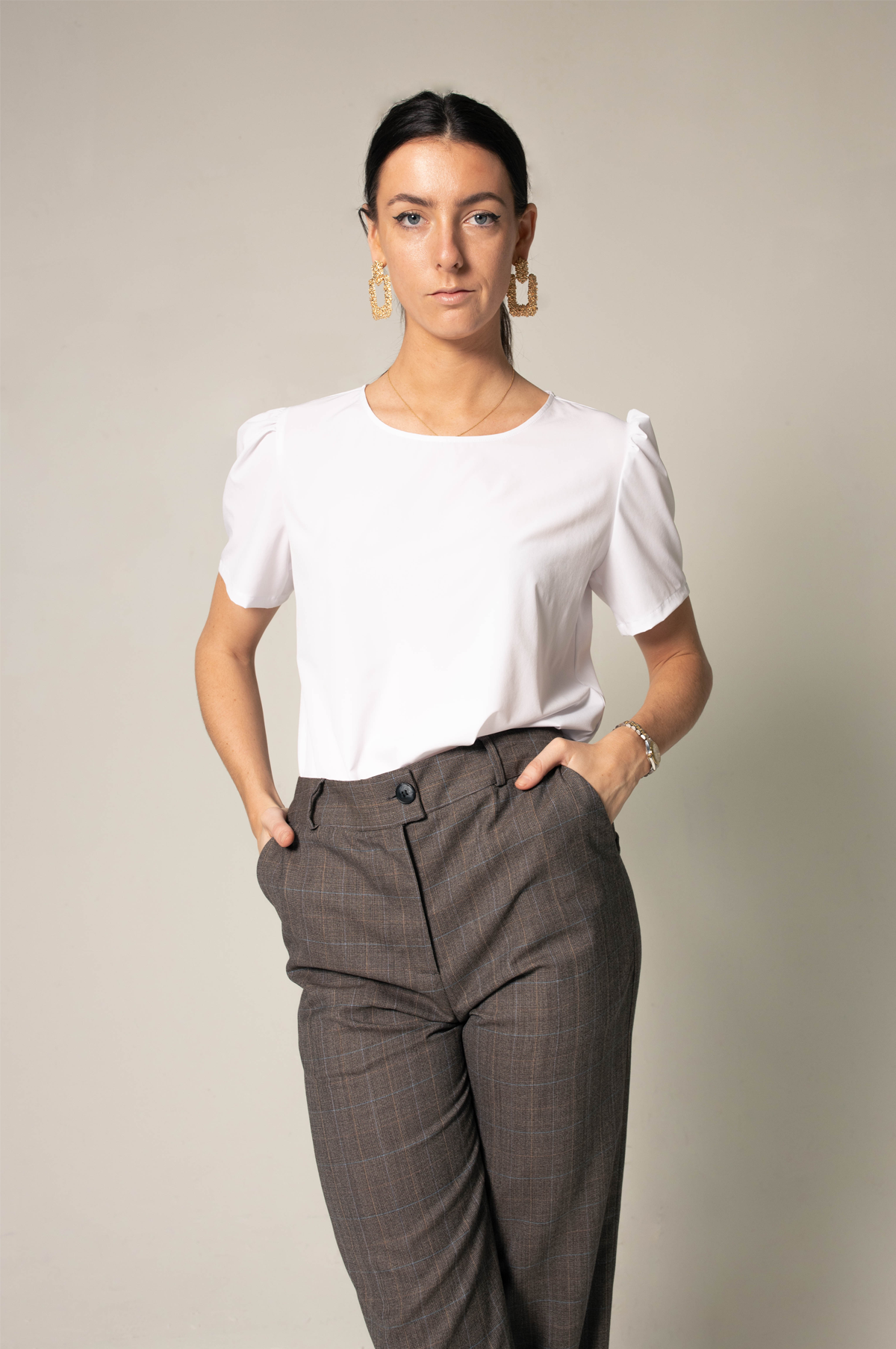 Elegant Round Neck Blouse in White – Chic Women’s Top - Lolomo!