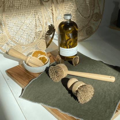 Eco-Friendly Bamboo Dishwashing Brush with Handle - Palm Fiber Bristles - Lolomo!