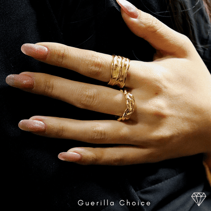 ELISE CHARM GOLD RING - Lolomo!