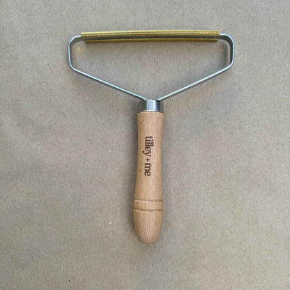 Effective Pet Hair Lint Remover made from Beech Wood- Eco-Friendly & Reusable