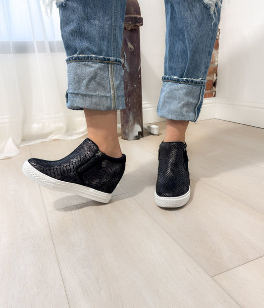 Timmibelle Wedge Sneaker in Black