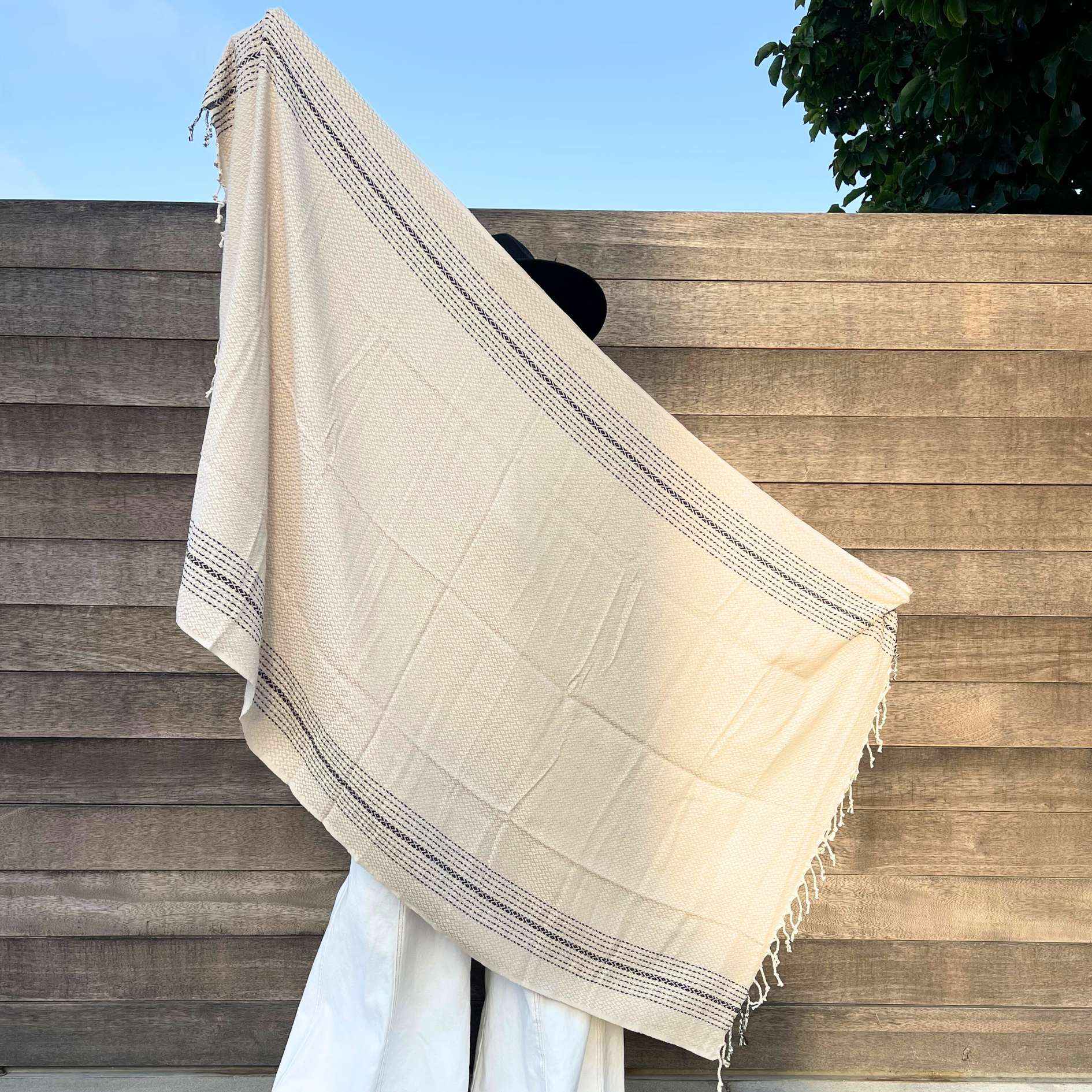 Turkish Towel – Lightweight, Quick-Drying & Handwoven Cotton