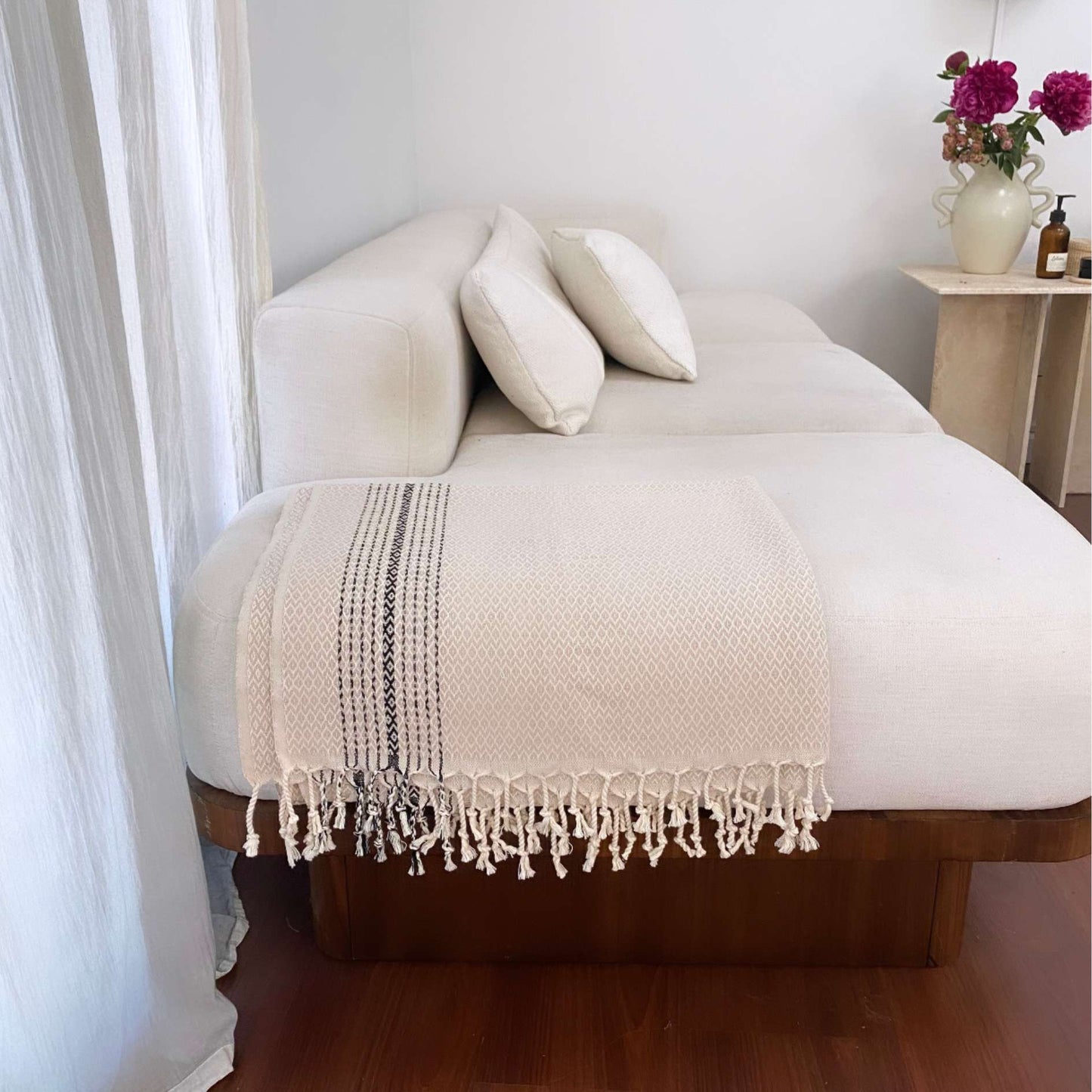 Turkish Towel – Lightweight, Quick-Drying & Handwoven Cotton - Lolomo!