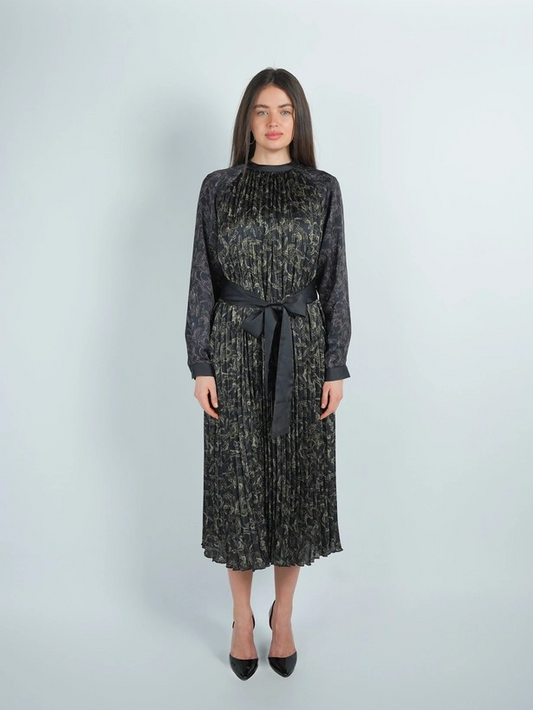 Two Tone Non-Waisted Pleated Dress