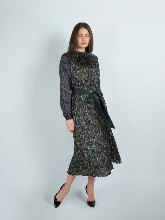 Two Tone Non-Waisted Pleated Dress